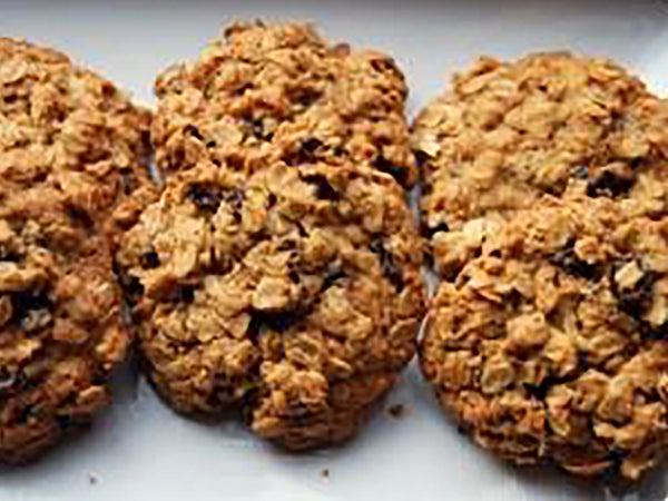 Six Spice Oatmeal Raisin Cookie with Cranberries and Dates*